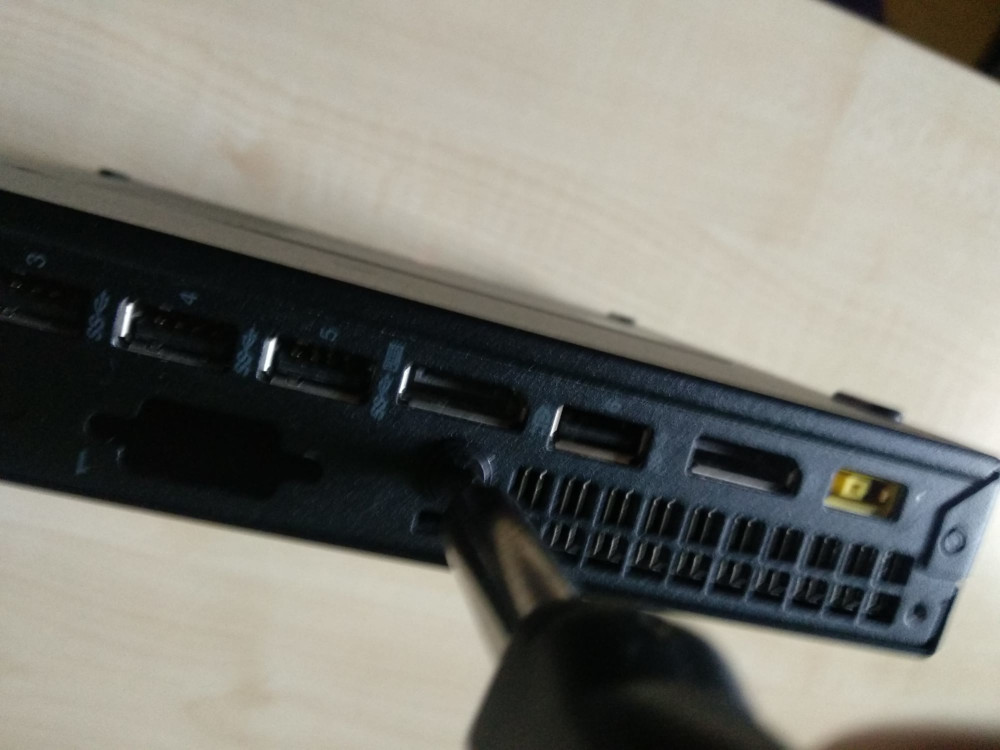 Öffnen des Gehäuses